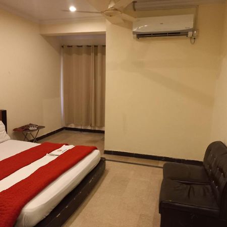 Hotel Tulip Inn Rawalpindi Buitenkant foto