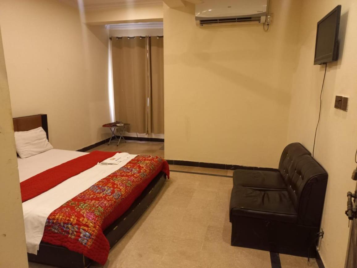 Hotel Tulip Inn Rawalpindi Buitenkant foto
